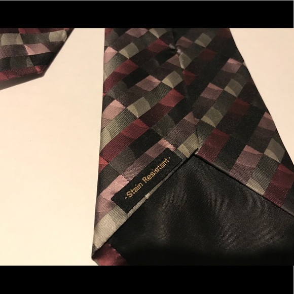 Van-HeusenTie Greens,mauve to brown multi pattern. - Picture 4 of 4